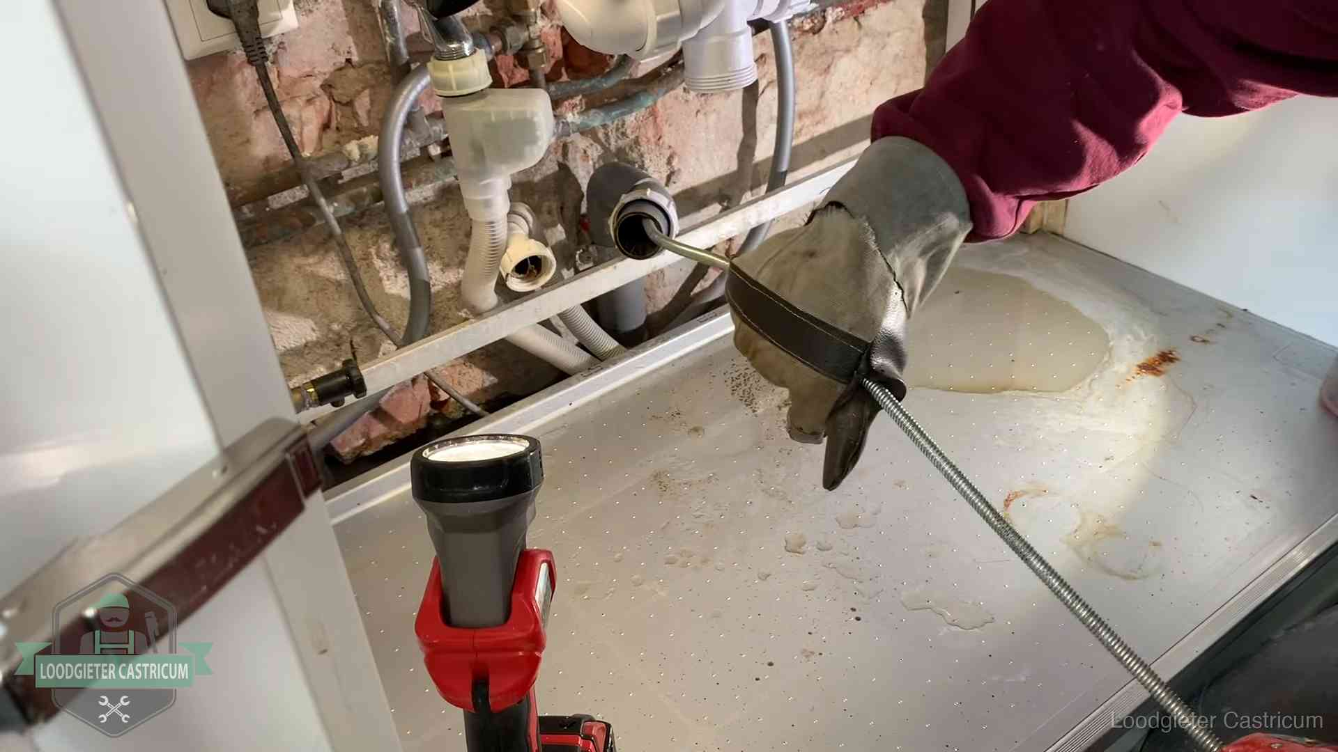 Je riool goed houden in Castricum Ontstoppingsveer wordt preventief door een afvoeraansluiting gehaald in Castricum